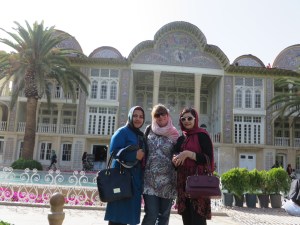 Beautiful Gardens and new  friends who want pictures